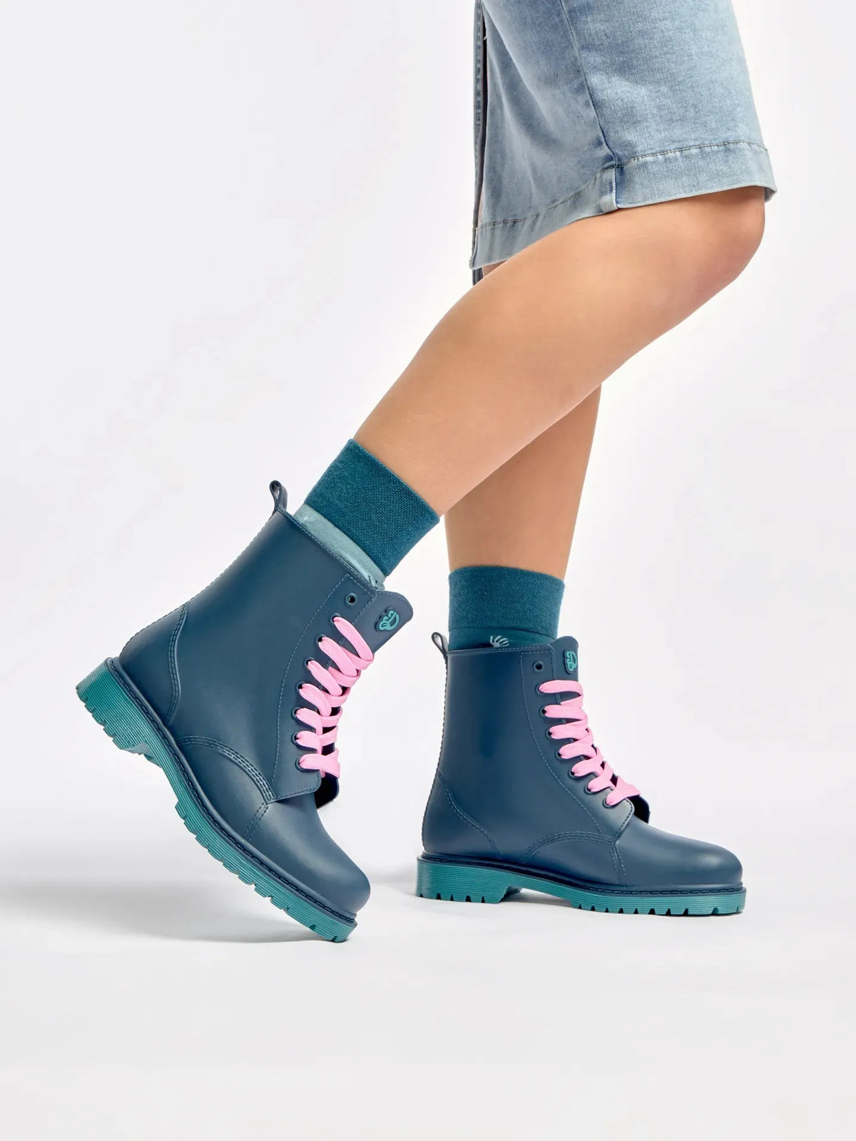 emerald-blue-womens-rain-boots-02-77/77a8012f614b3c8a474f4d06a324ab3150988481