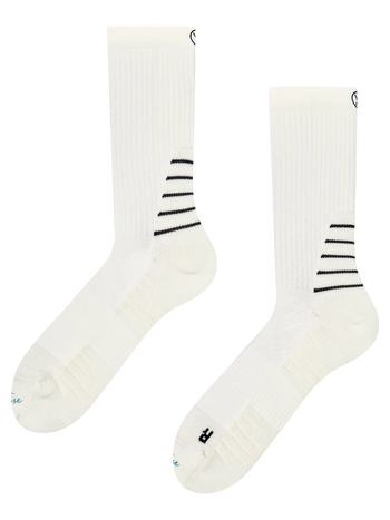 Męskie skarpetki do pieszych wędrówek do połowy łydki — białe